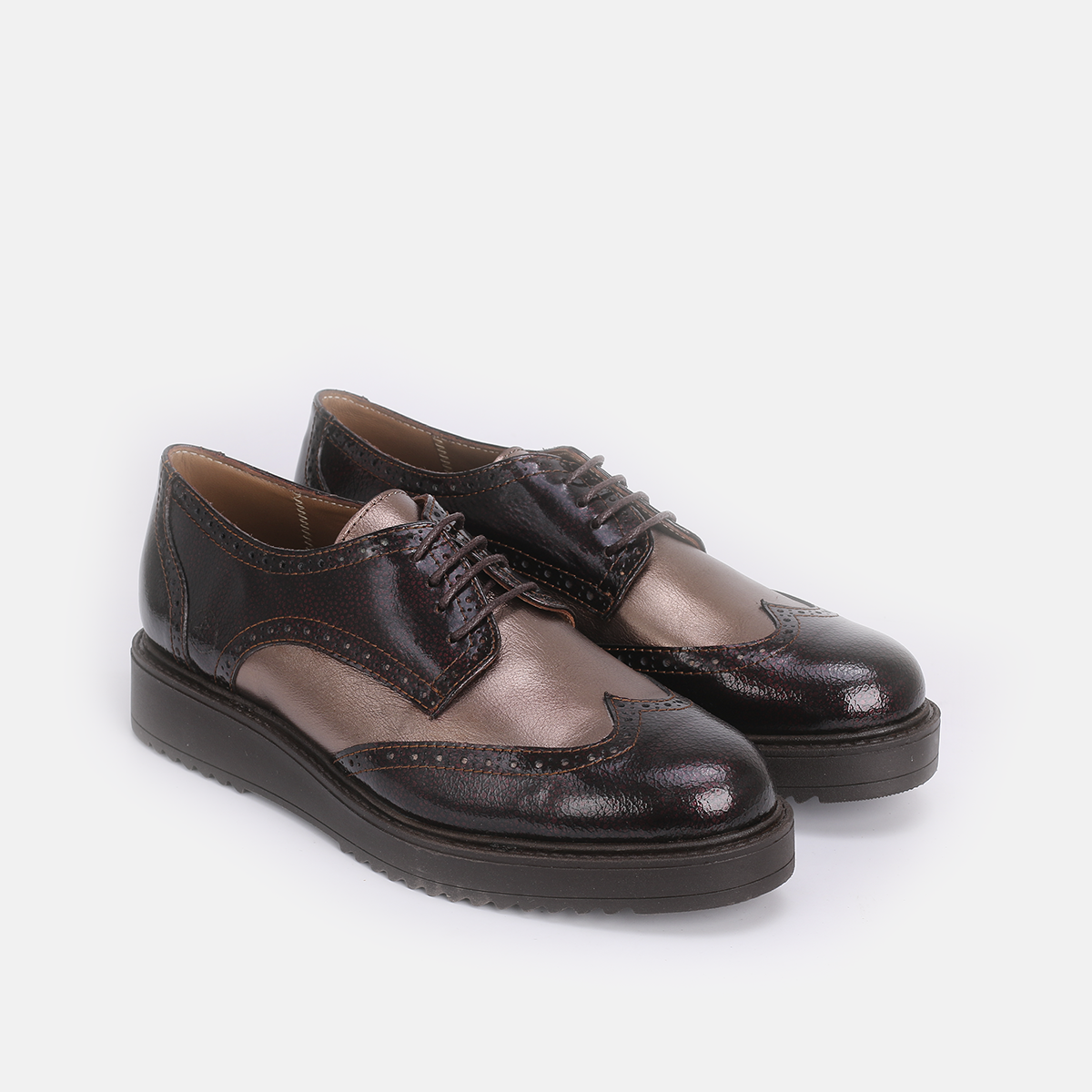 chaussure en cuir vernie 322