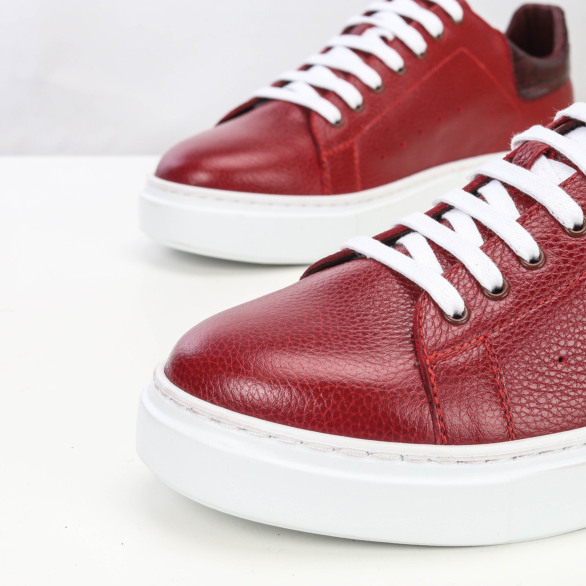 Odine en cuir grenat