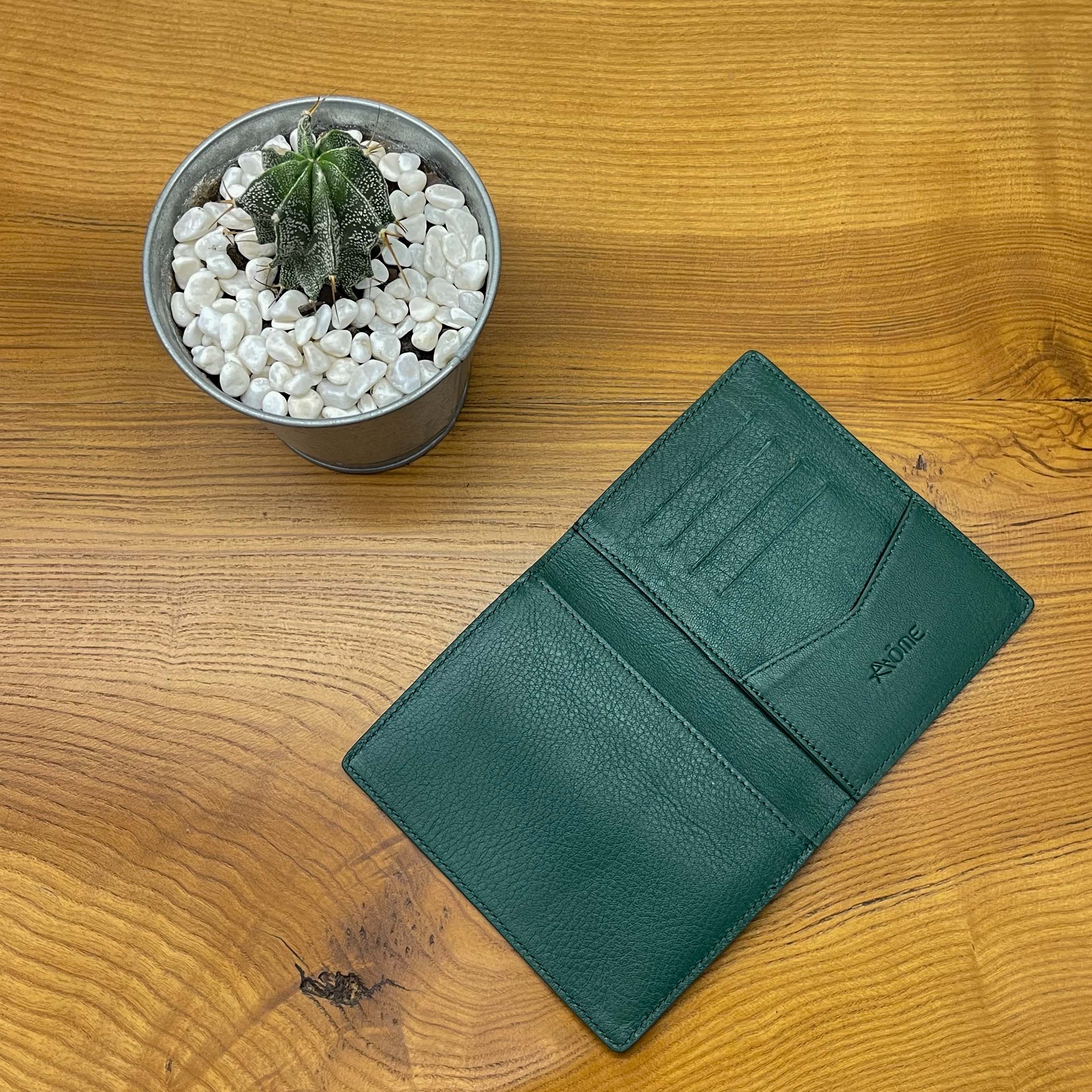Porte-passeport en cuir VERT