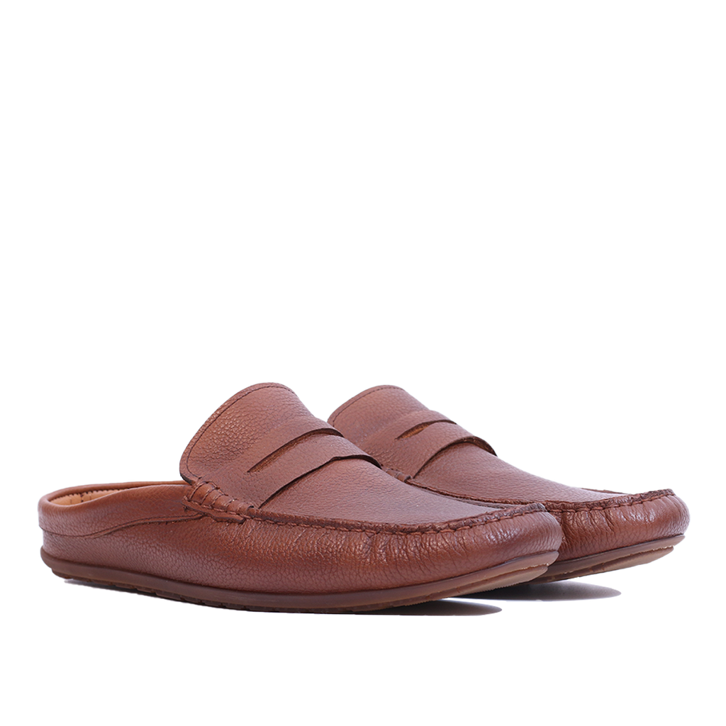 020  mocassin-style mule en cuir Marron