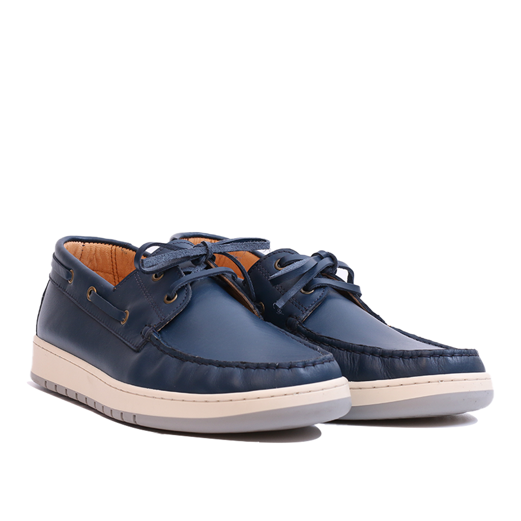 Chaussure bateau en cuir bleu 220