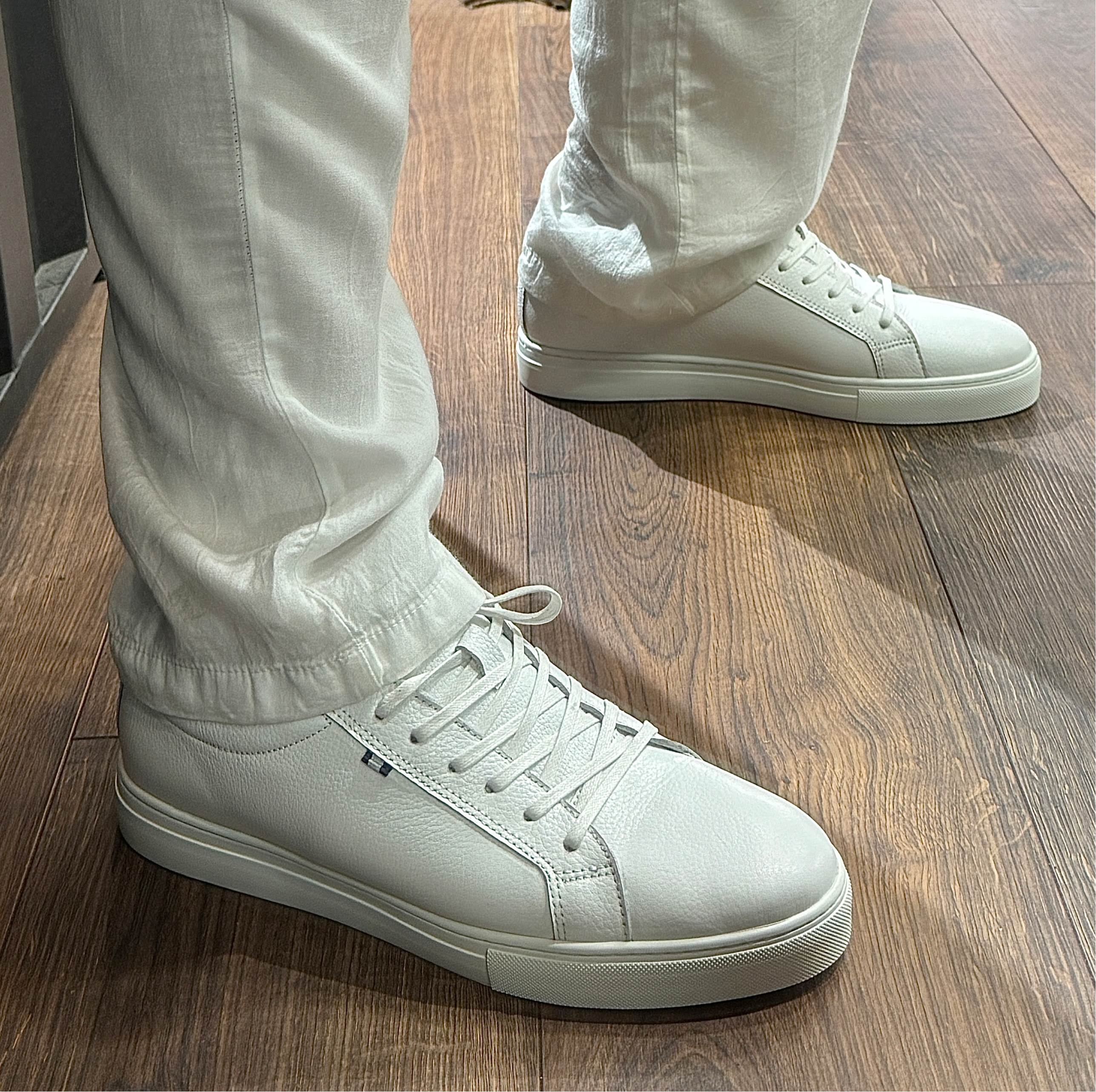BASKET EN CUIR BLANC 528