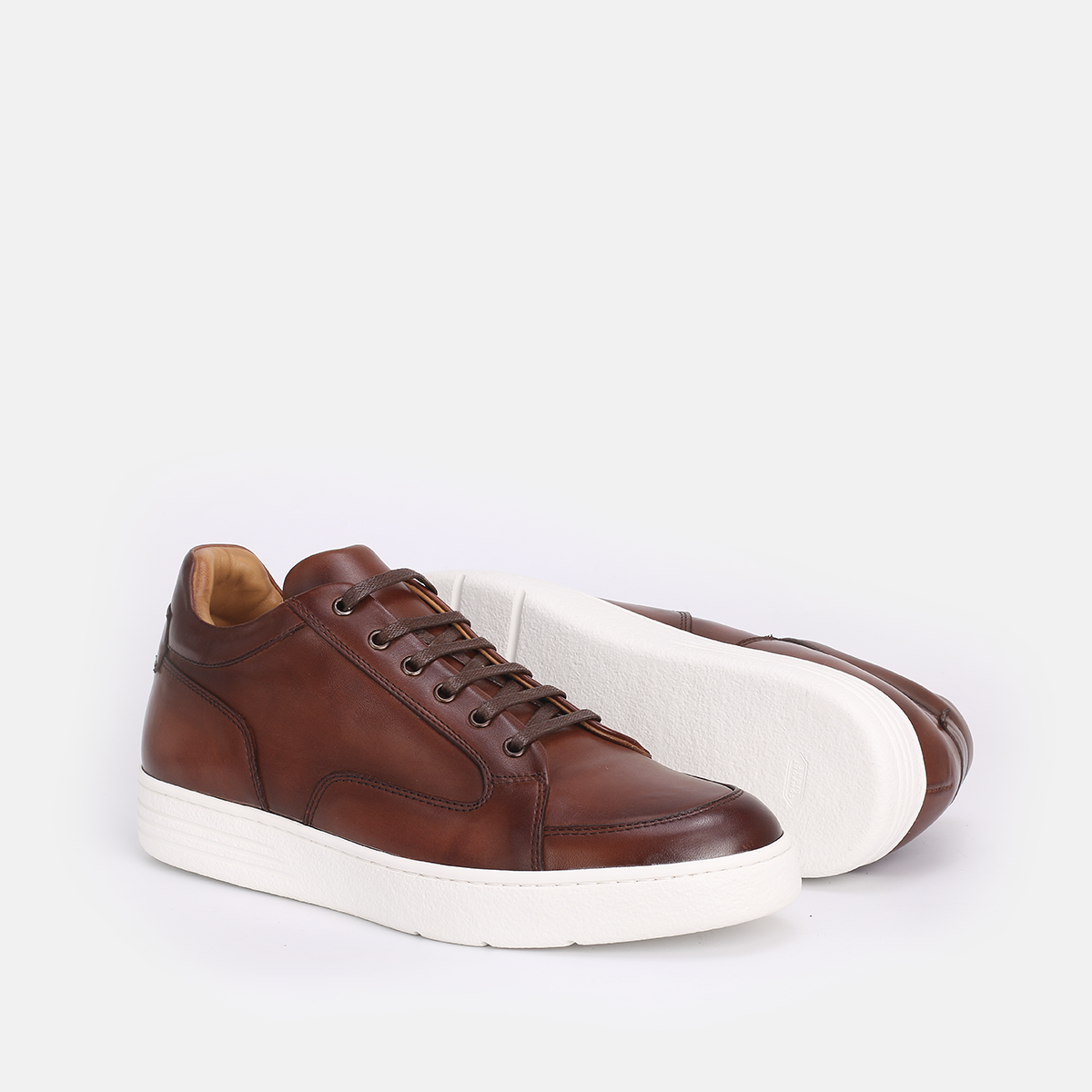 Genova Sneakers / Basket en cuir tabac