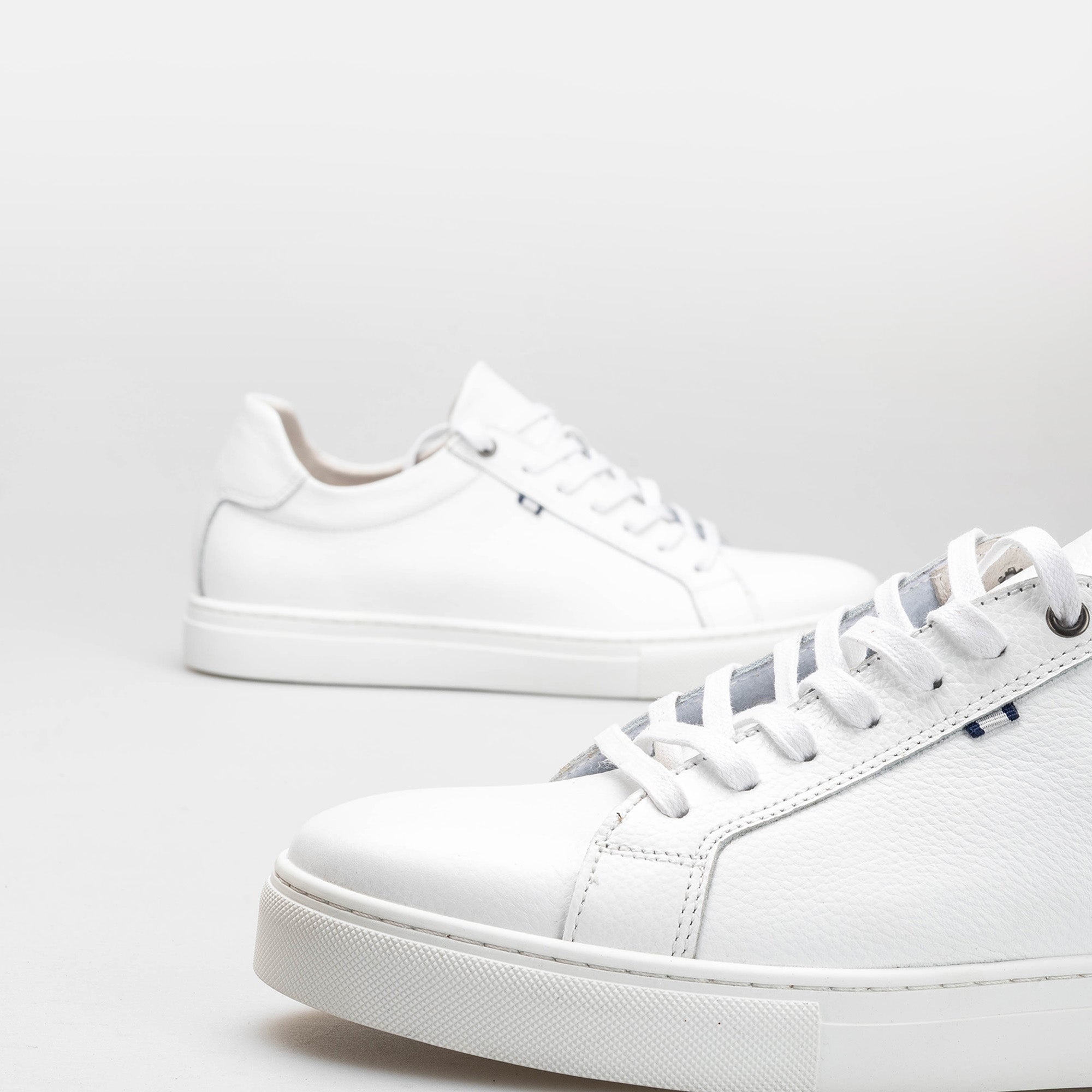 BASKET EN CUIR BLANC 528