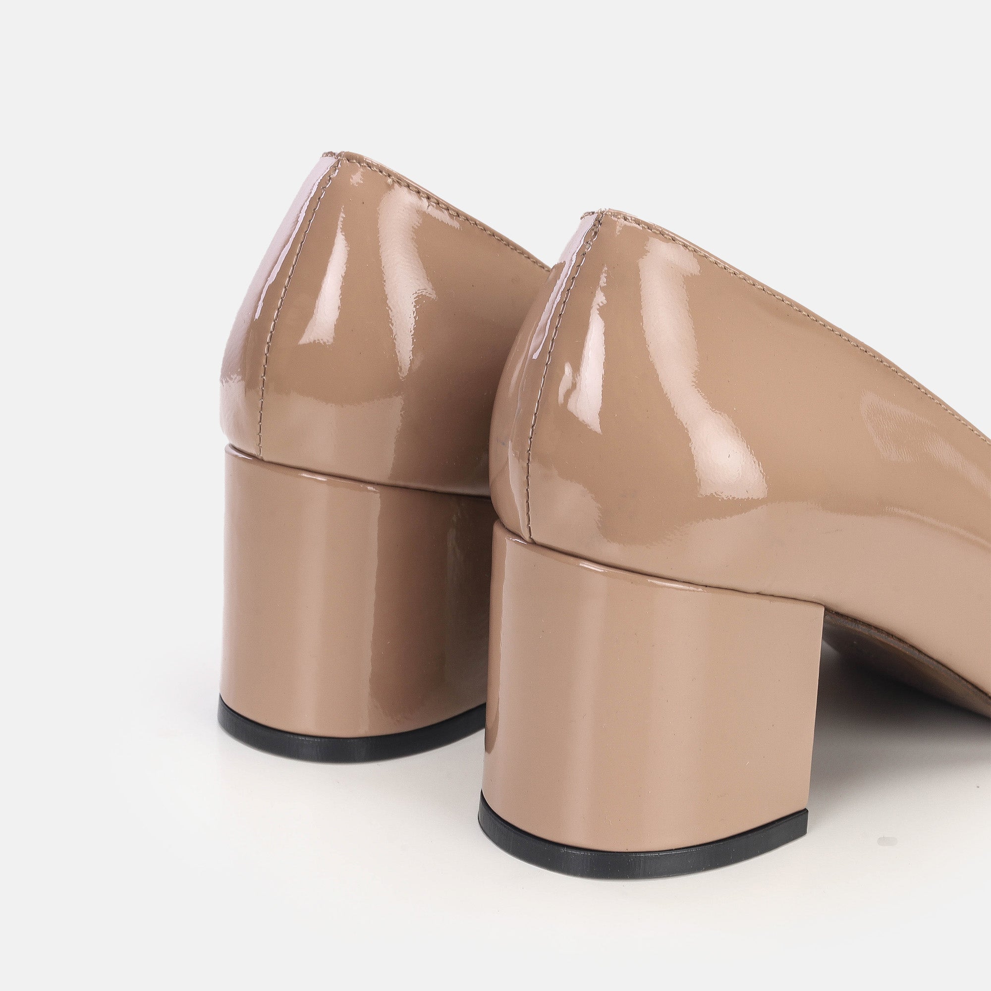 YACOUT EN CUIR BRILLANT NUDE
