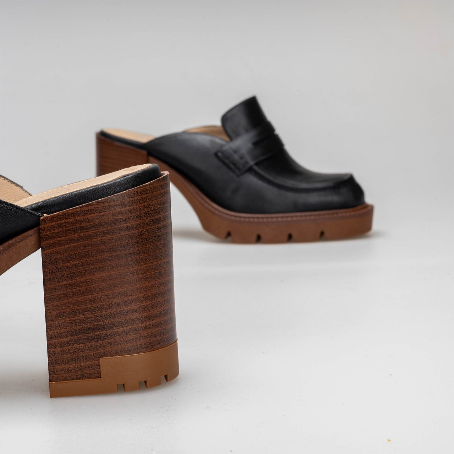 MULE MARRAKECH EN CUIR NOIR