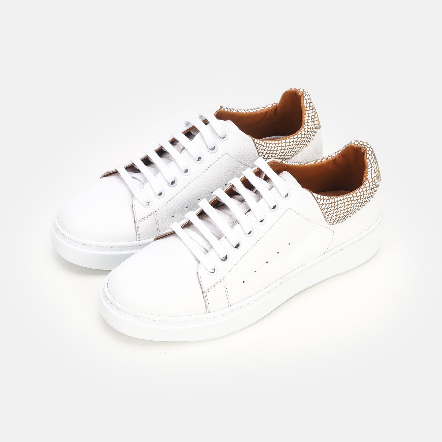 Odine en cuir blanc