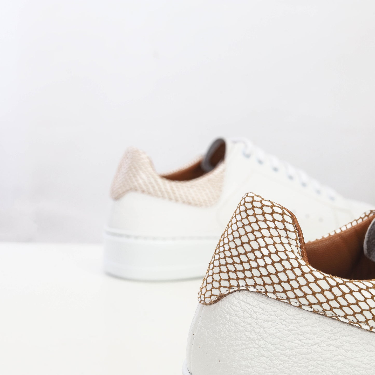 Odine en cuir blanc