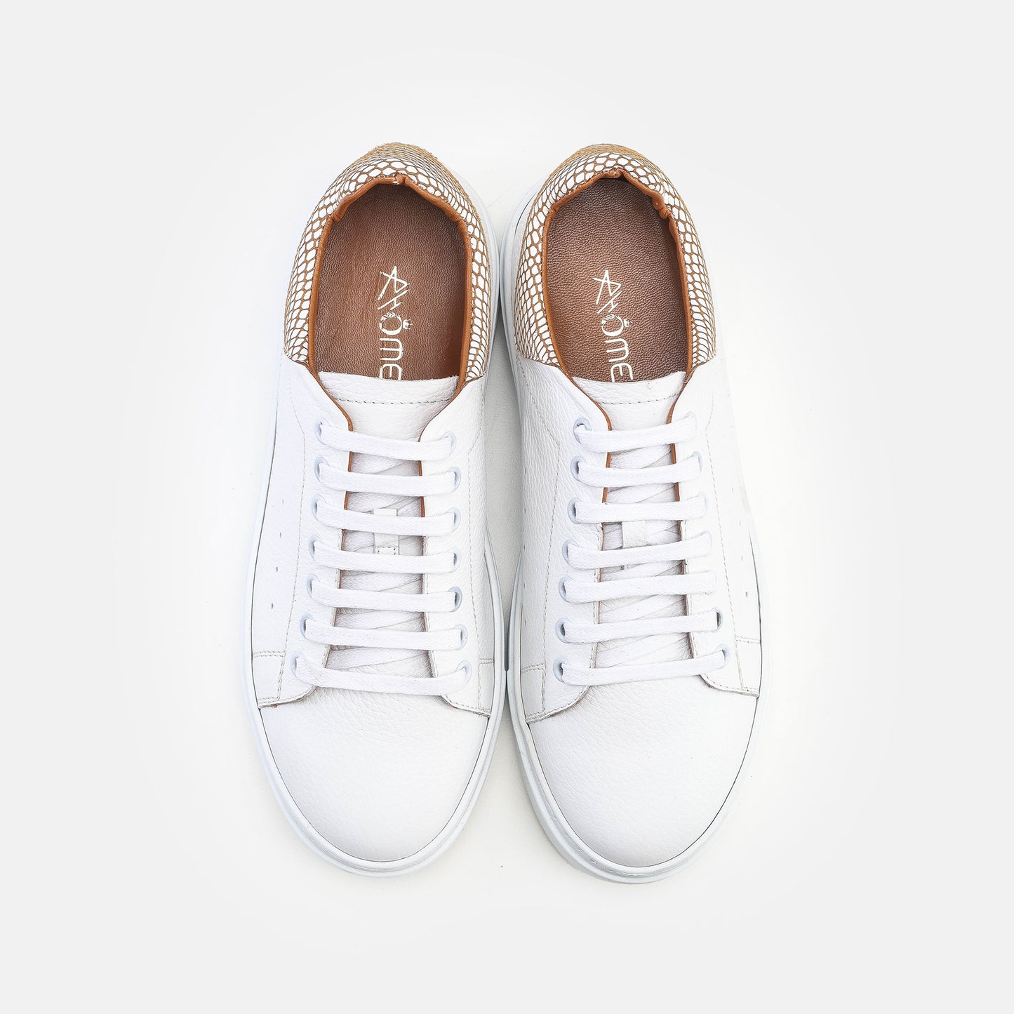 Odine en cuir blanc