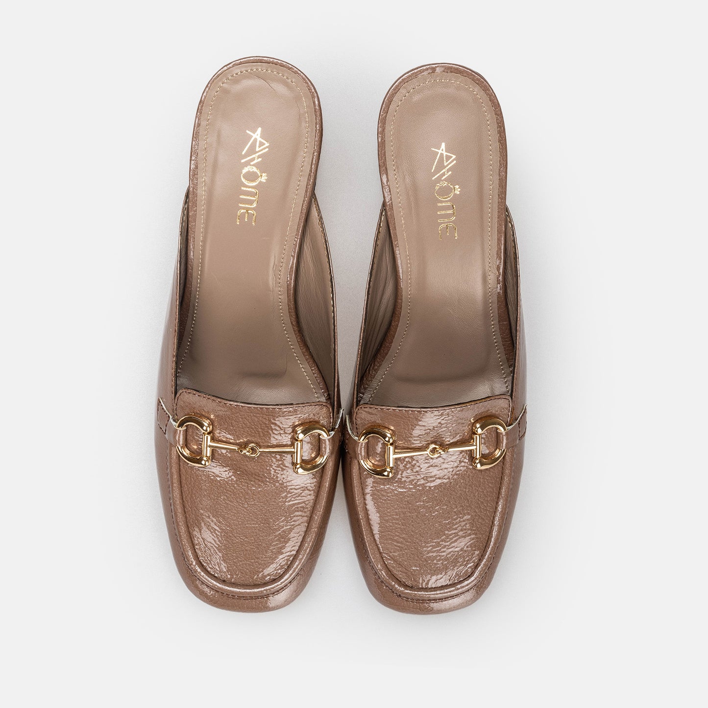 MULE TANGER EN CUIR  VERNIE TAUPE
