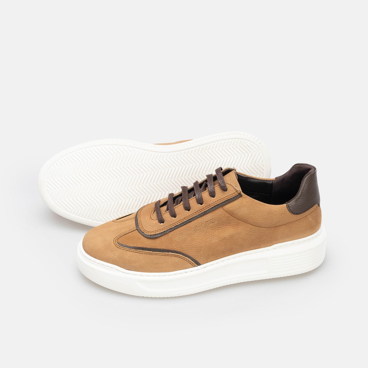 Koa Sneakers / Basket en nubuck Camel