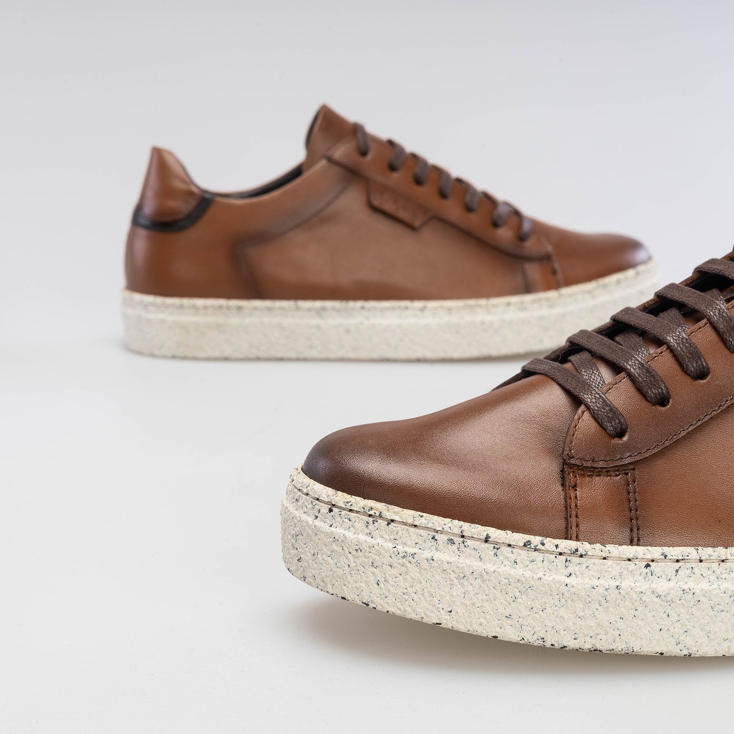 KOOPER Sneakers / Basket en cuir tabac
