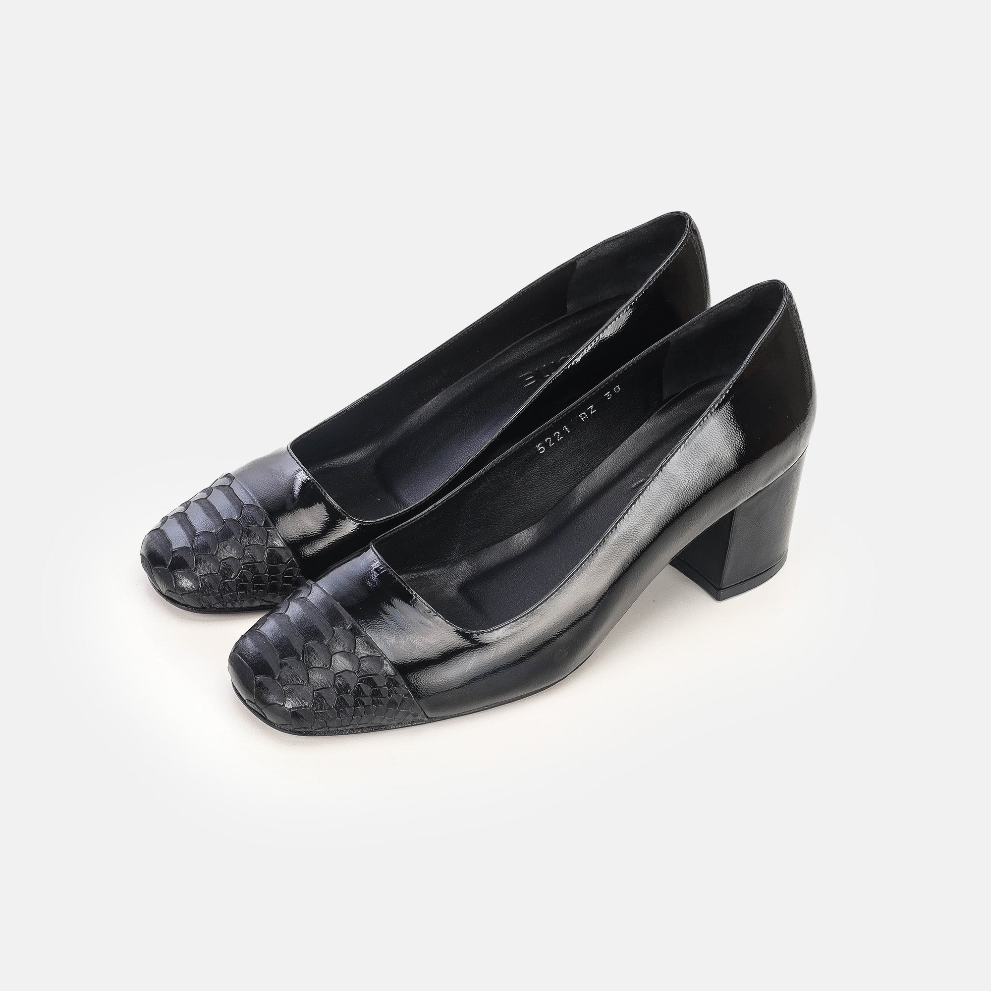 YACOUT EN CUIR BRILLANT NOIR