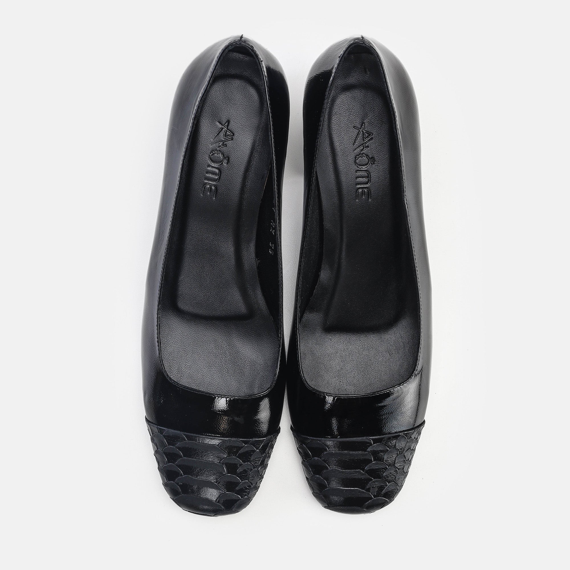 YACOUT EN CUIR BRILLANT NOIR
