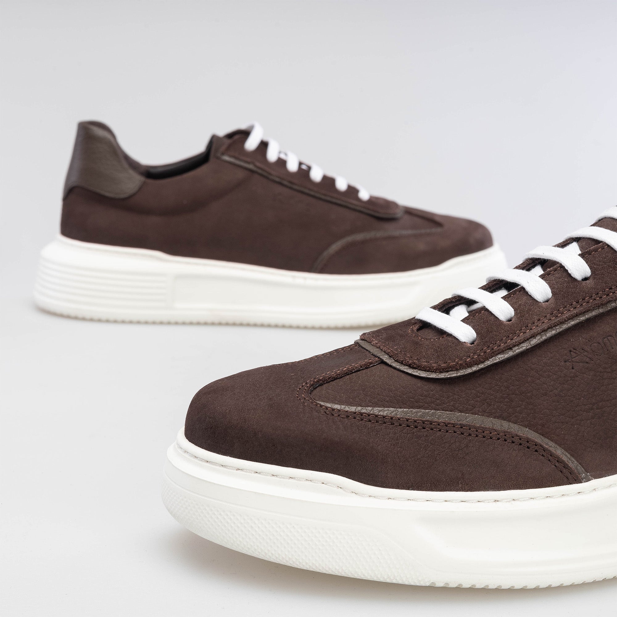 Koa Sneakers / Basket en nubuck Marron