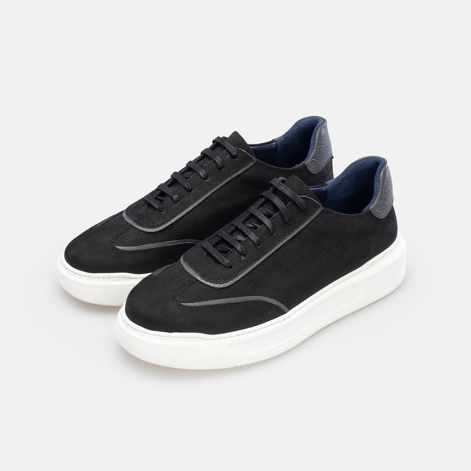 Koa Sneakers / Basket en nubuck Noir