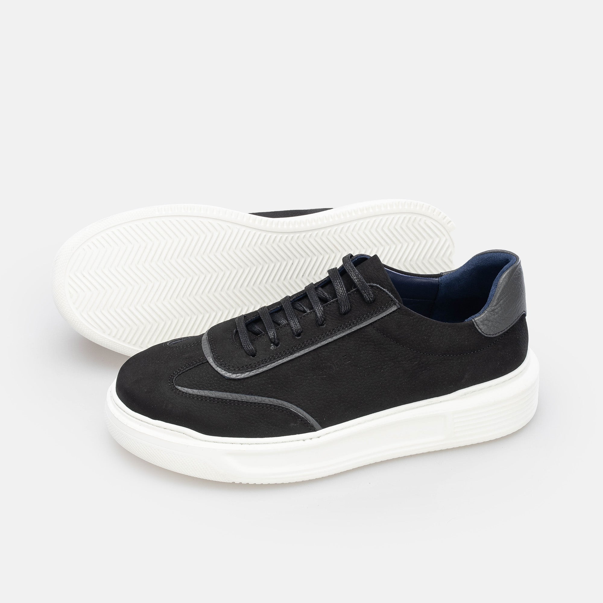 Koa Sneakers / Basket en nubuck Noir