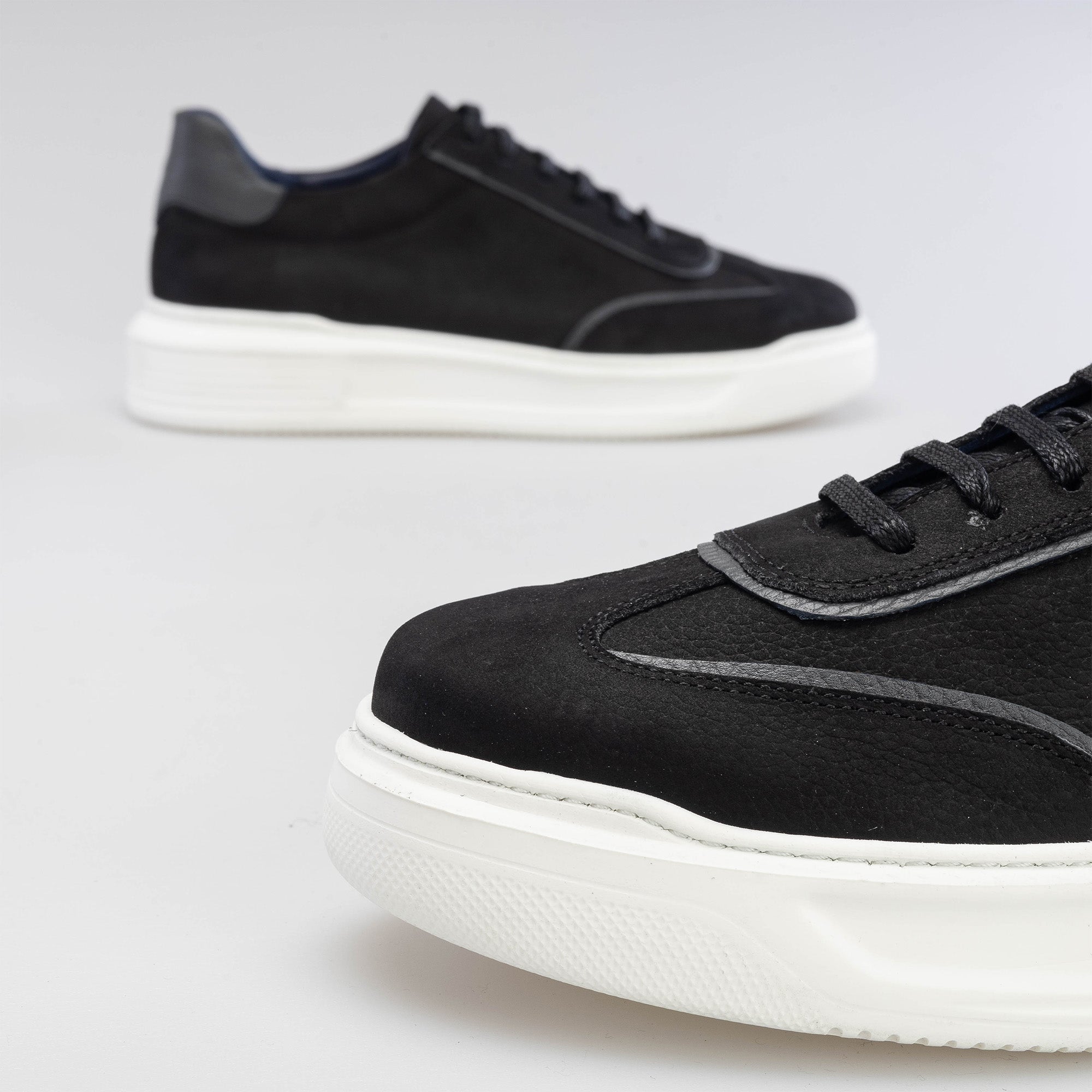 Koa Sneakers / Basket en nubuck Noir