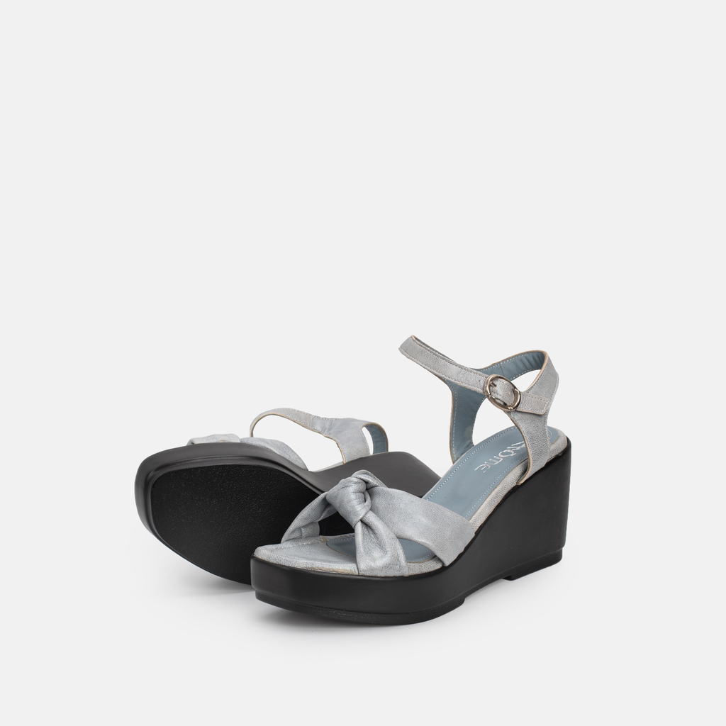 7006 SANDALES EN CUIR BLEU CIEL