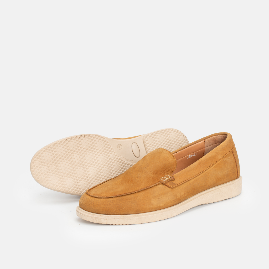 010 Mocassin en nubuck Tabac