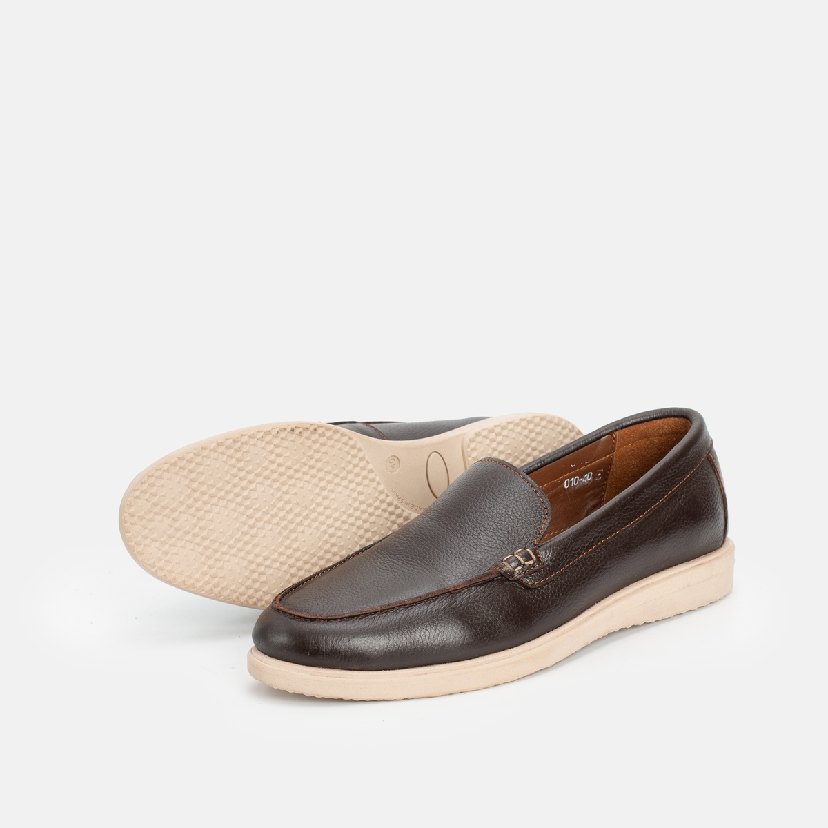 010 Mocassin en cuir Marron