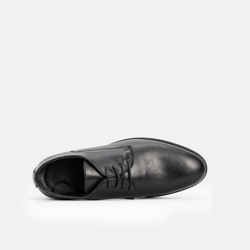 Chaussure en Cuir Noir 138