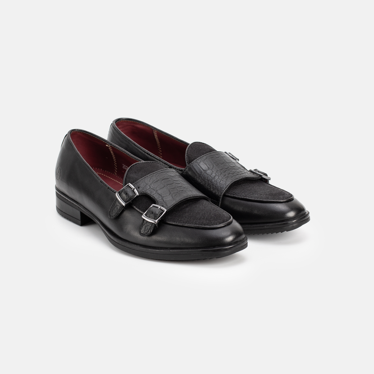 CHAUSSURE EN CUIR NOIR 2021