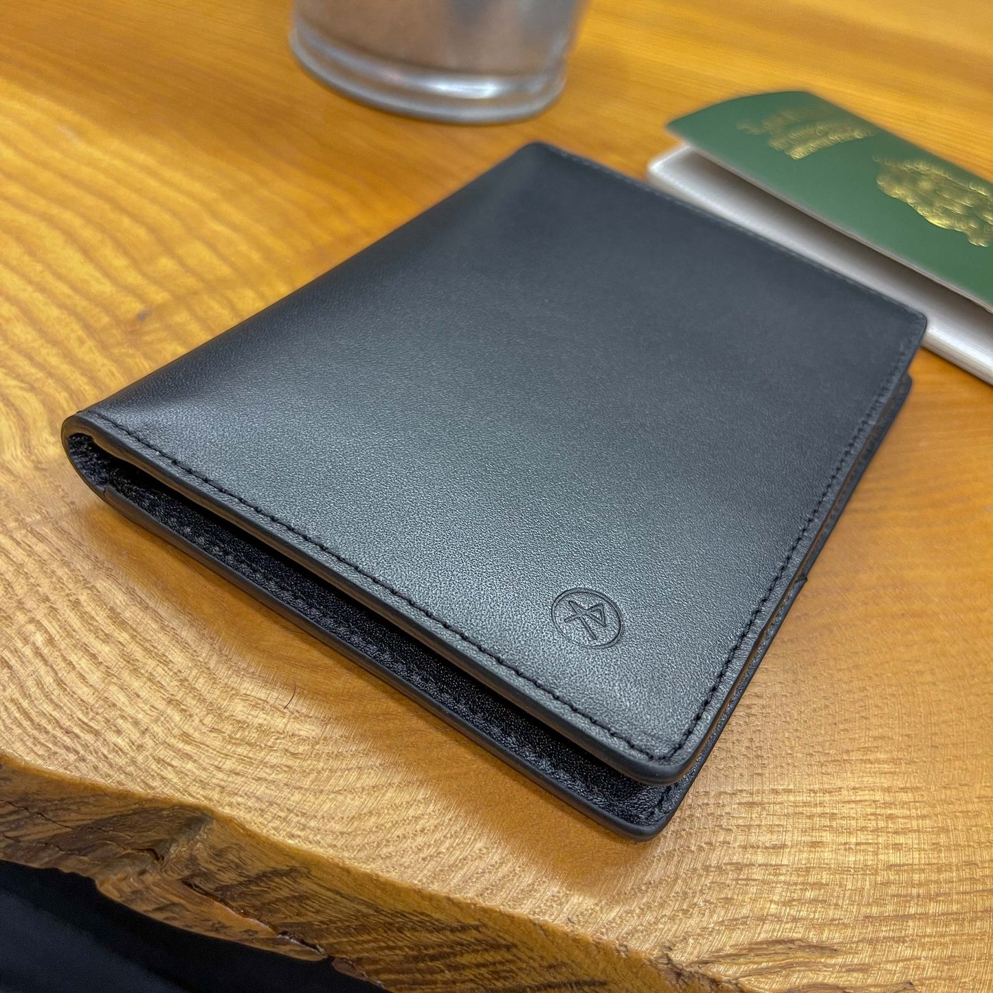 Porte-passeport en cuir Noir