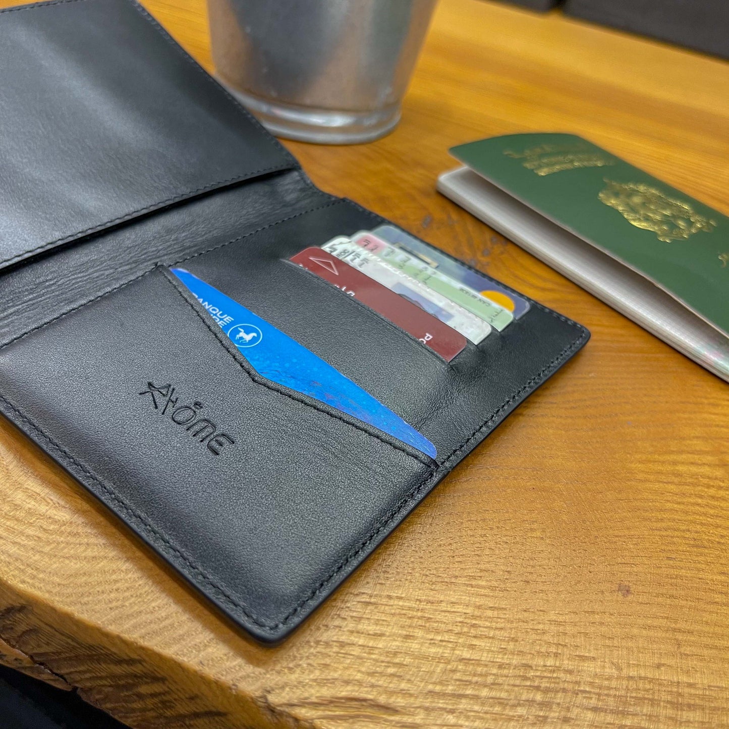 Porte-passeport en cuir Noir