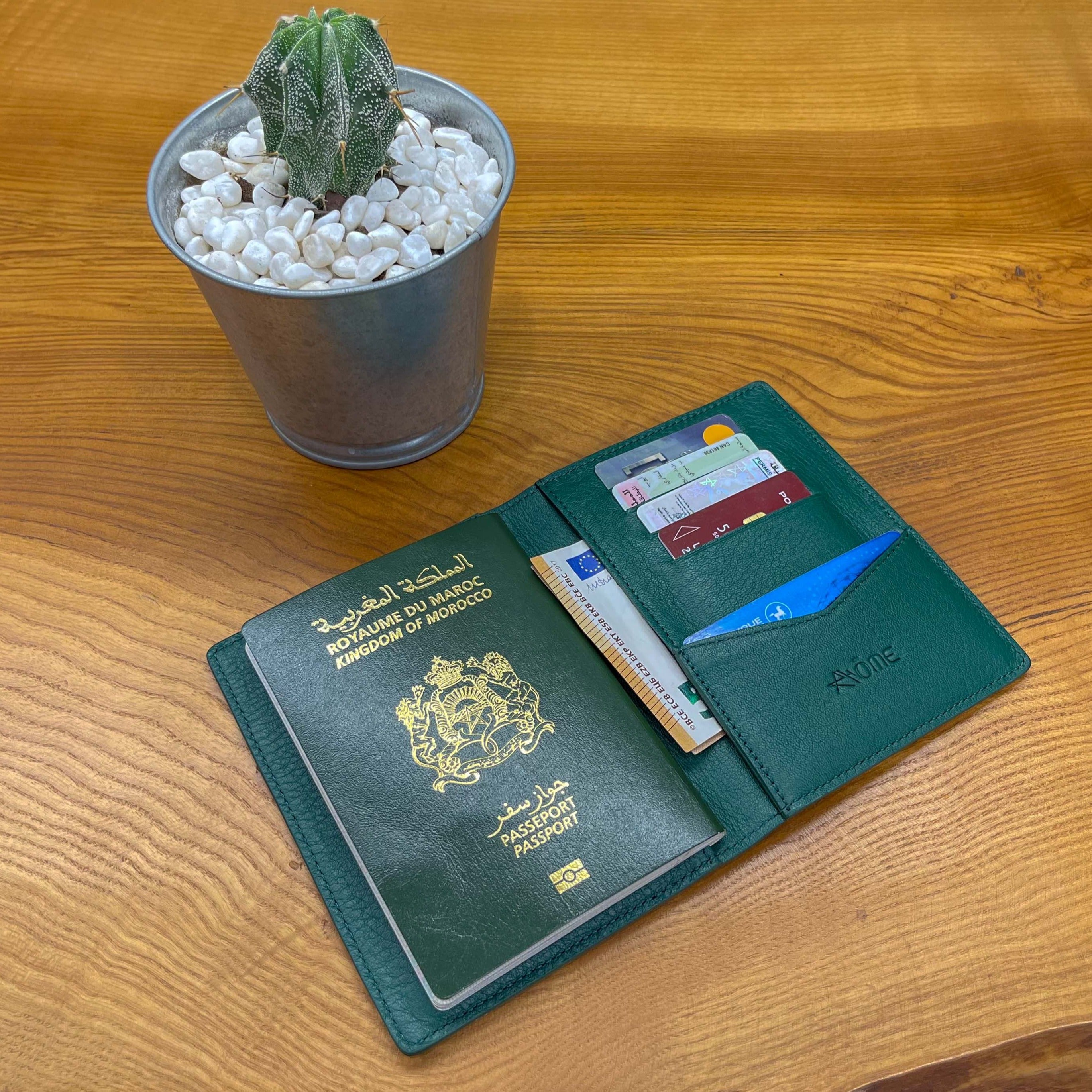 Porte-passeport en cuir VERT