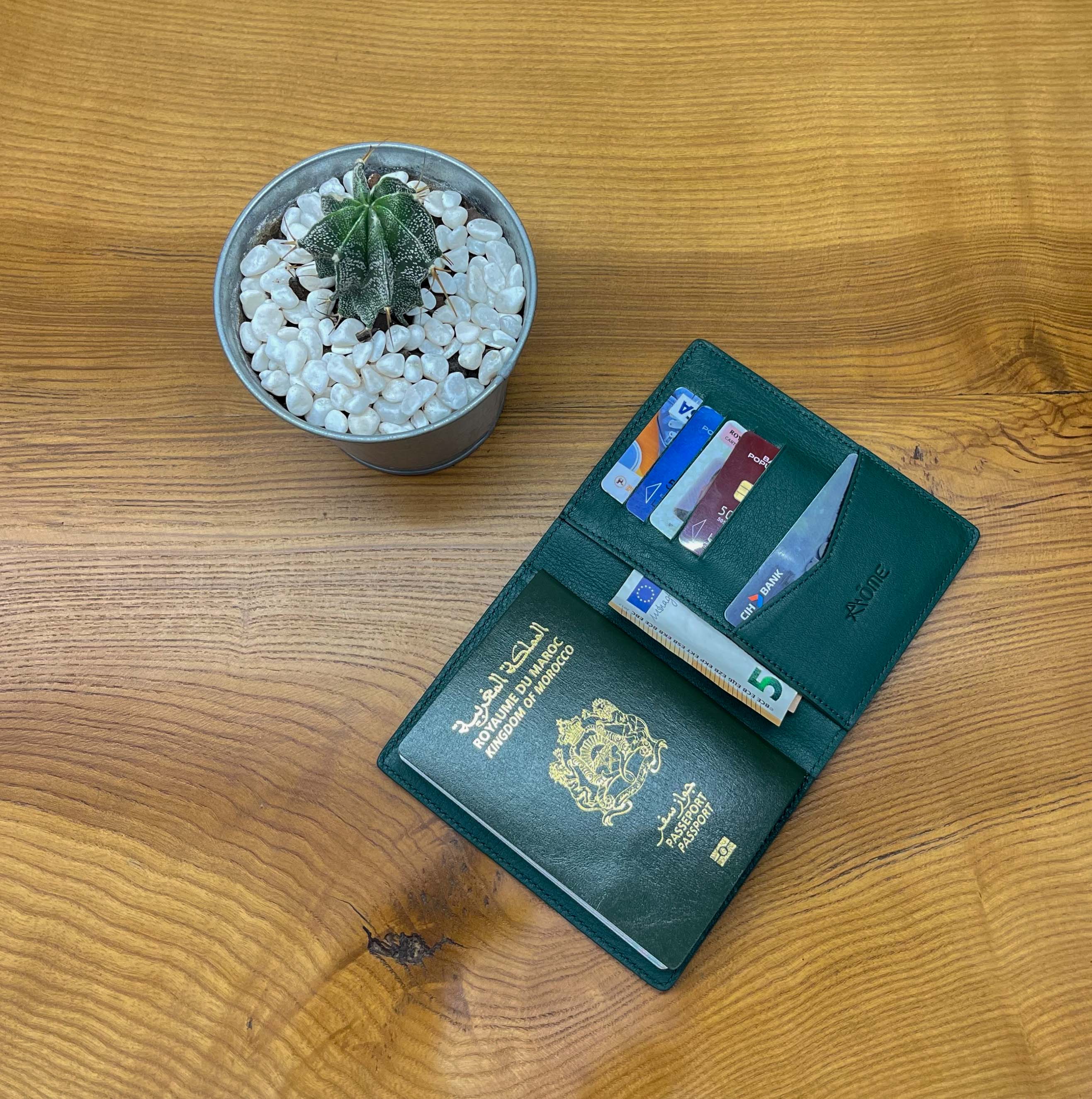 Porte-passeport en cuir VERT