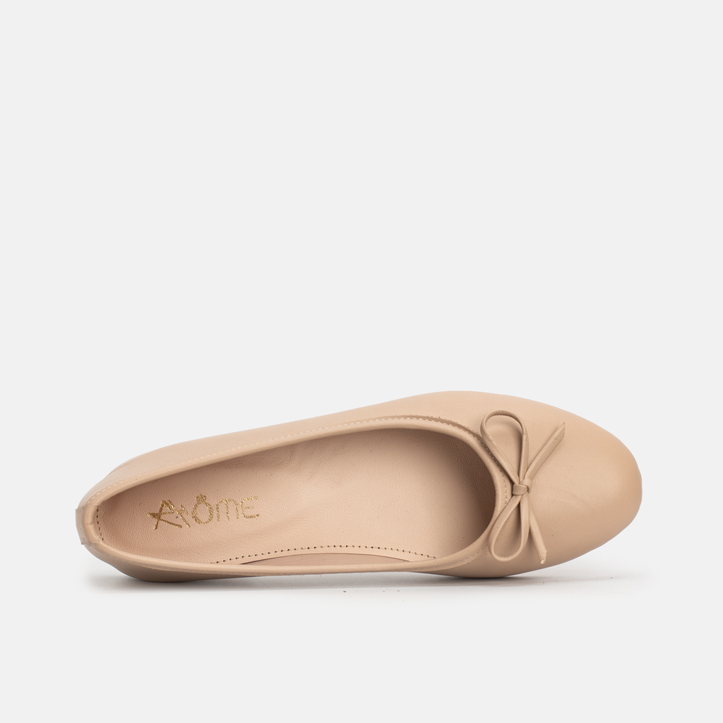 Claudia Beige