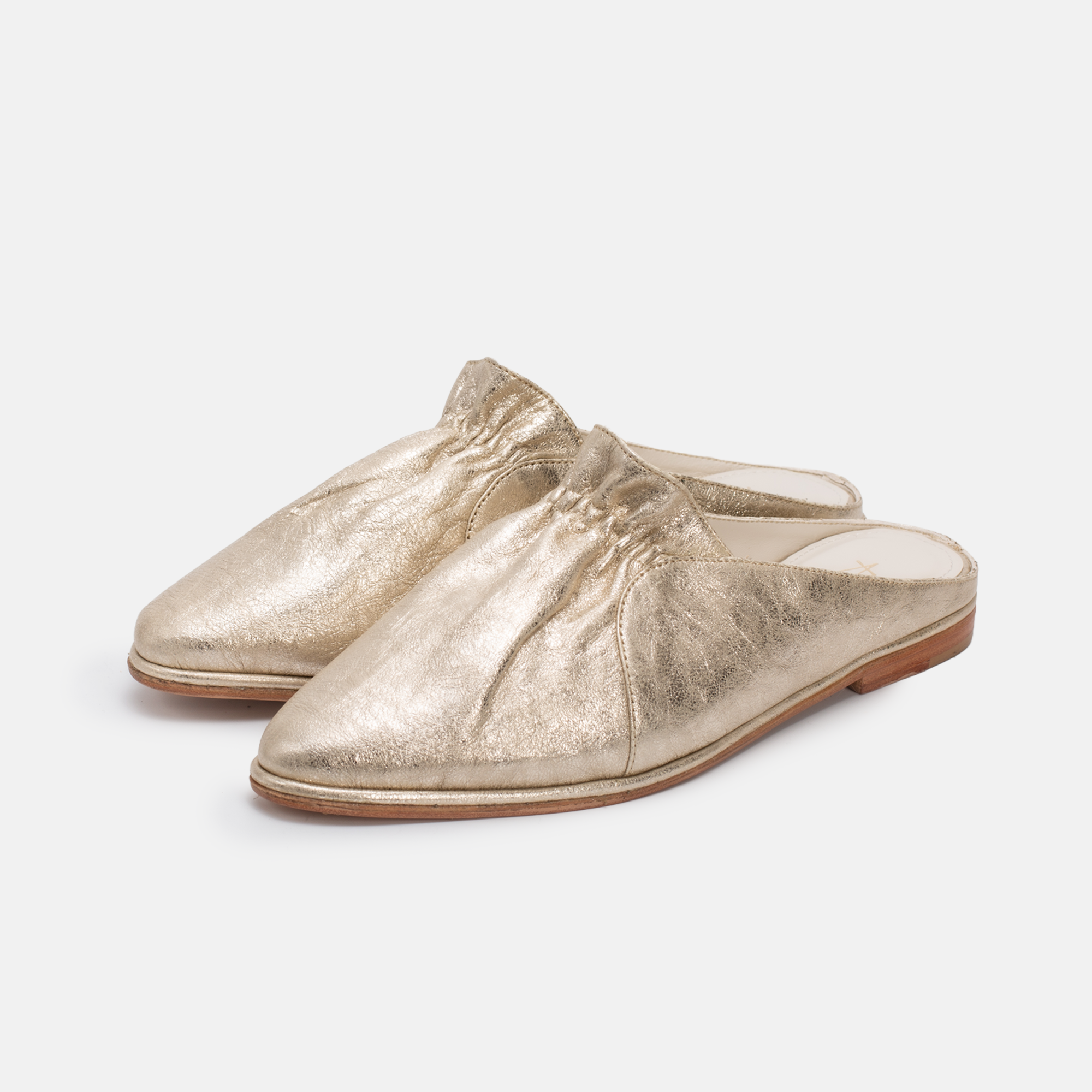 Belgha en cuir doré