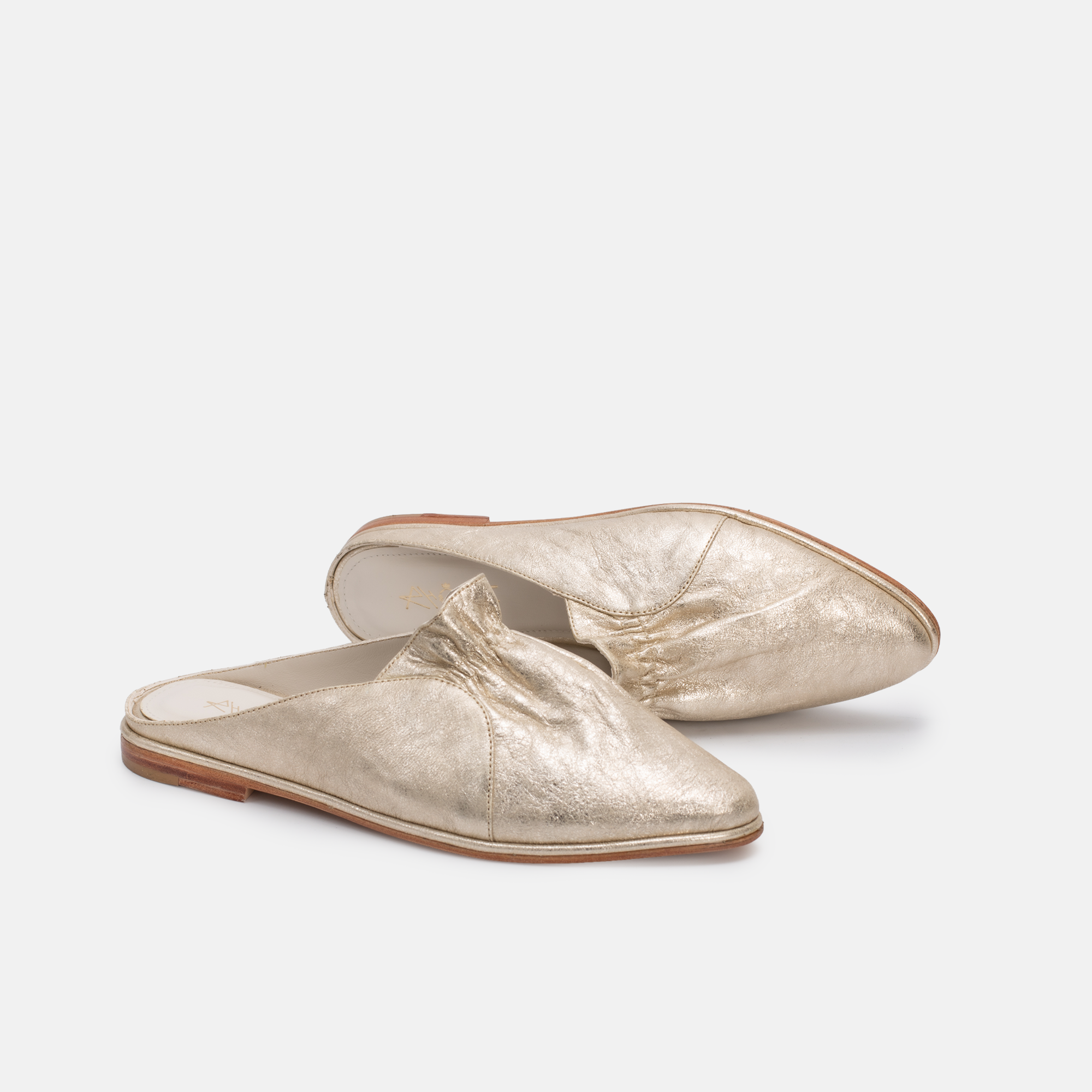 Belgha en cuir doré