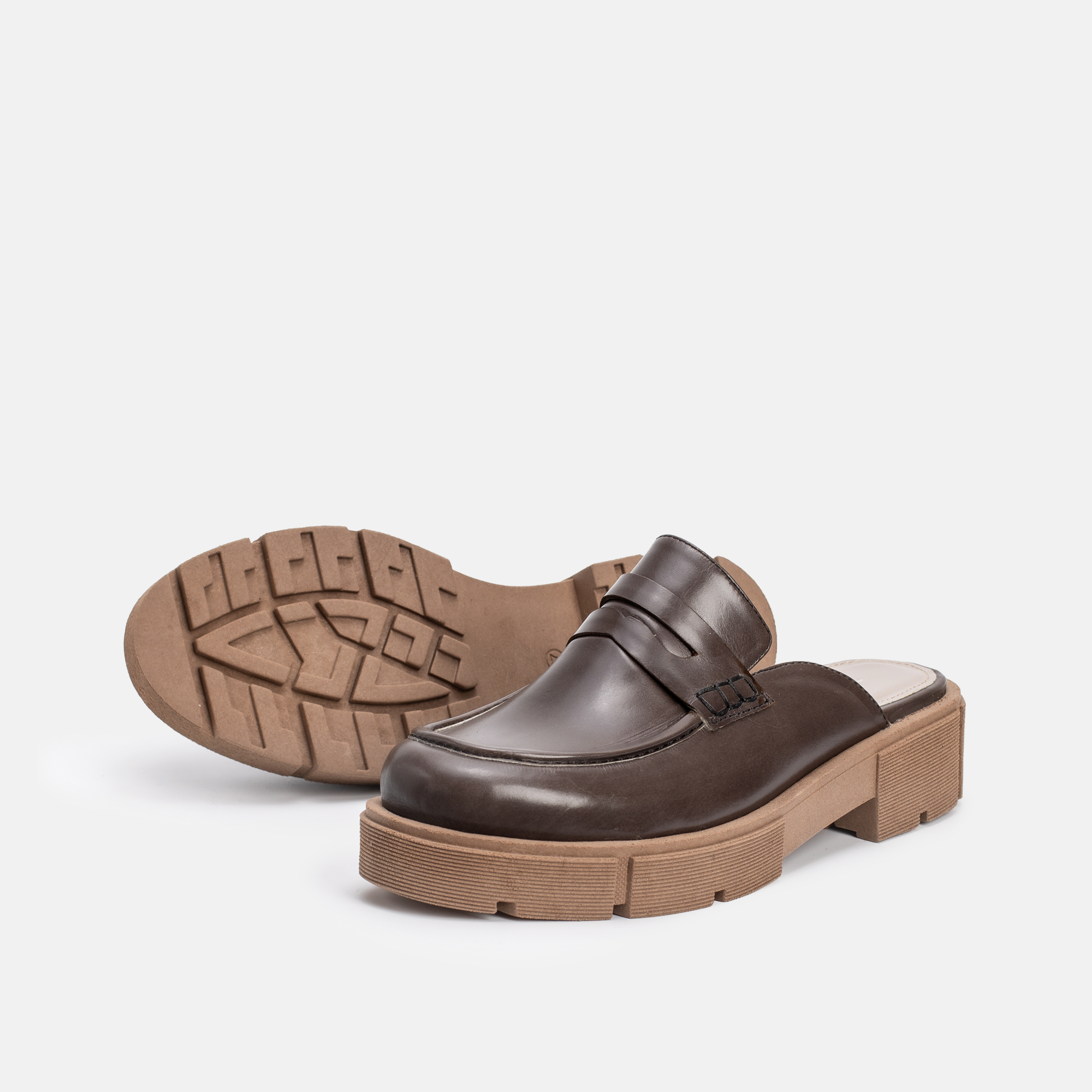 MEKNES EN CUIR DEMASQUABLE MARRON