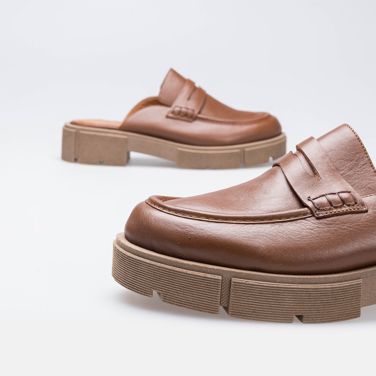 MULE MEKNES EN CUIR TABAC
