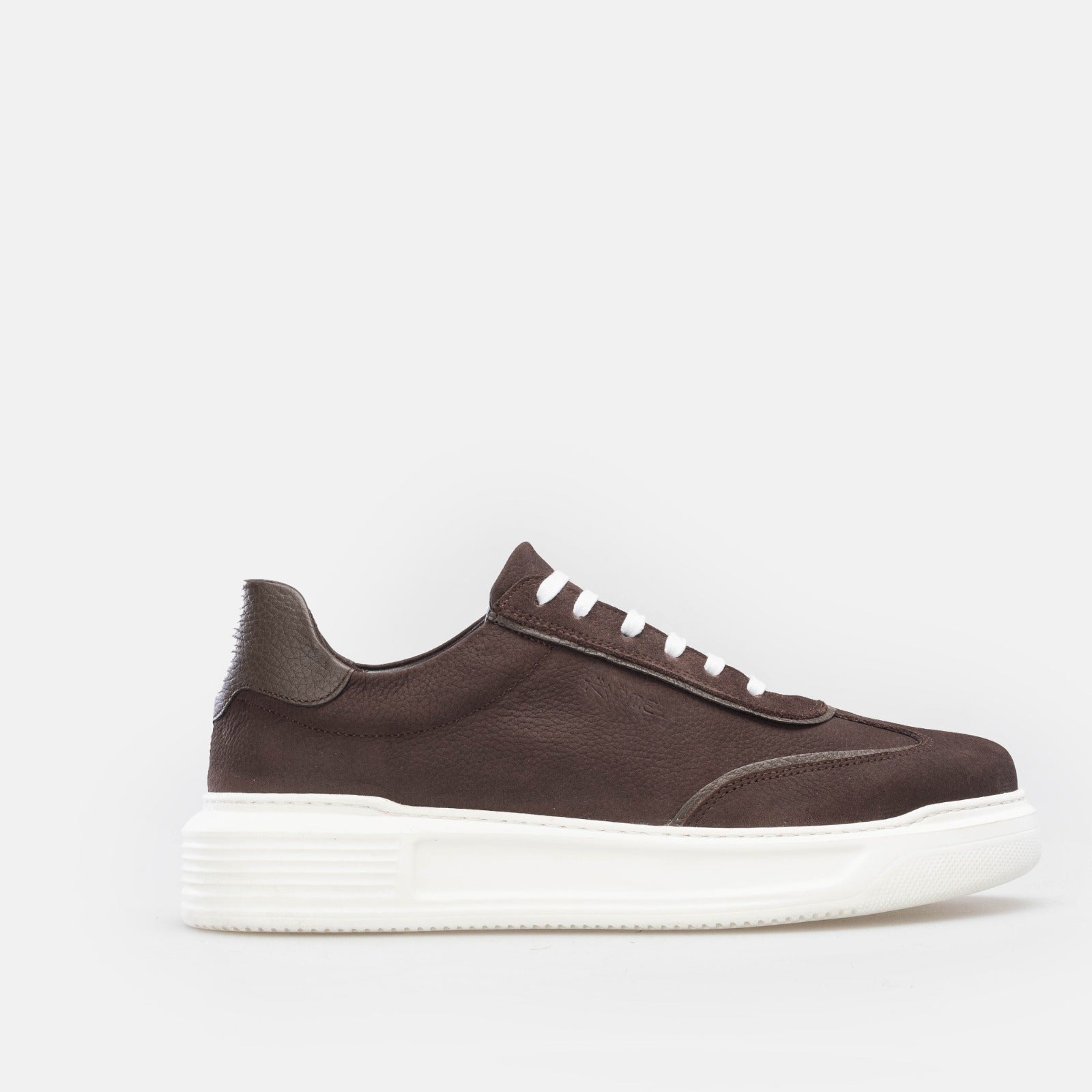 Koa Sneakers / Basket en nubuck Marron