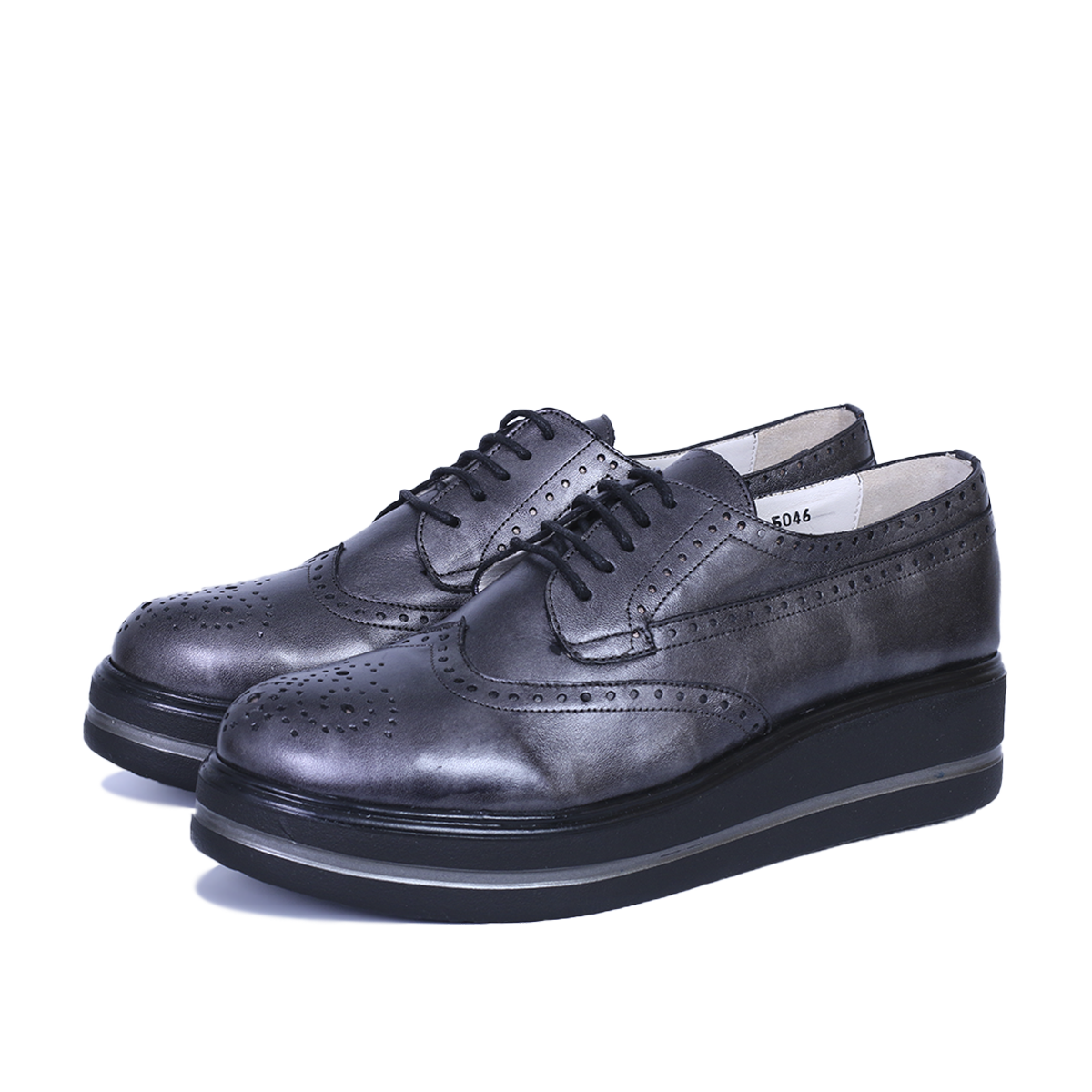 PINAR EN CUIR GRIS