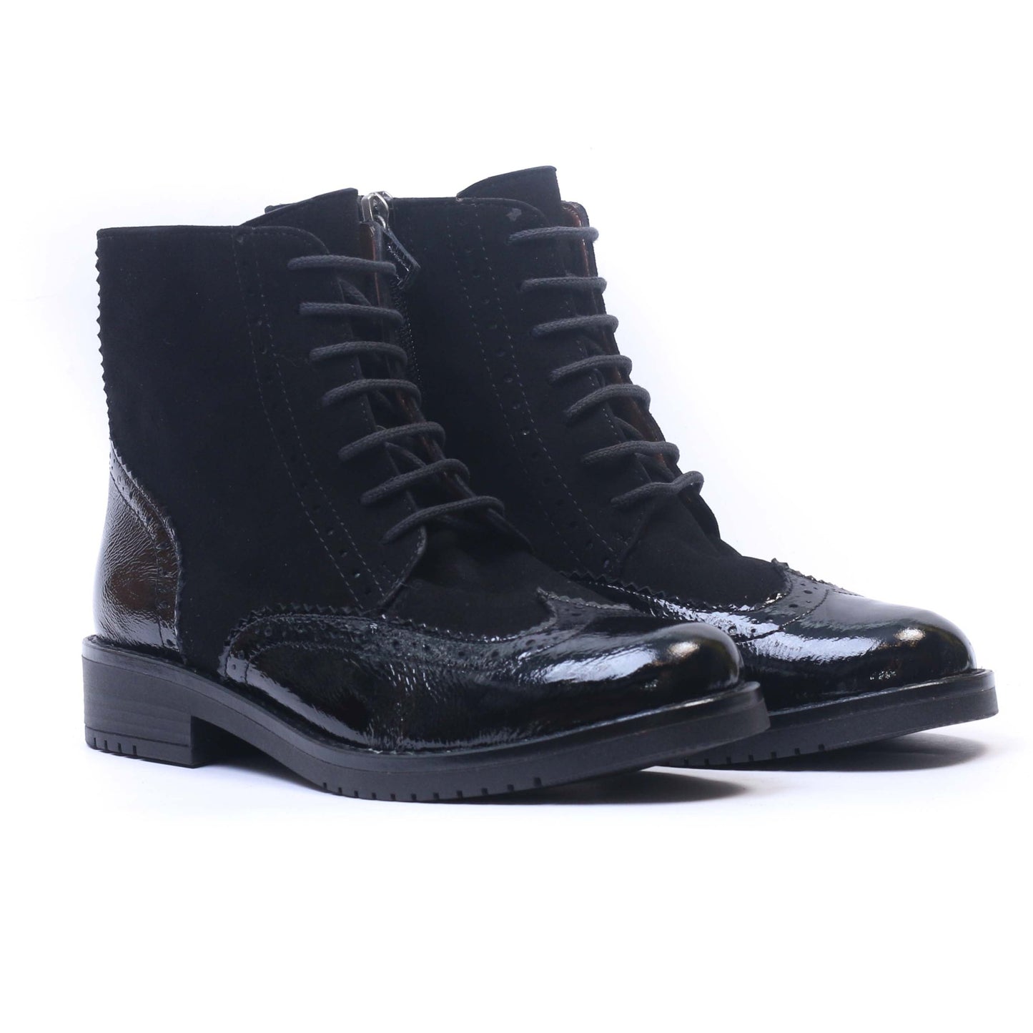 BOTTINES EN CUIR NOIR BRILLANT ET DAIM 411