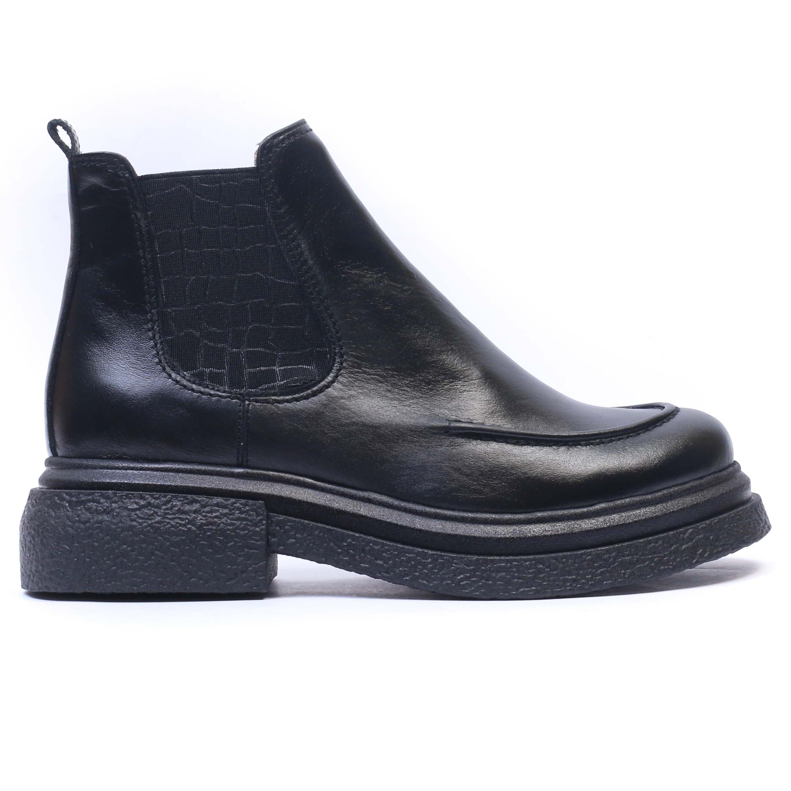 BOTTINE EN CUIR NOIR 091