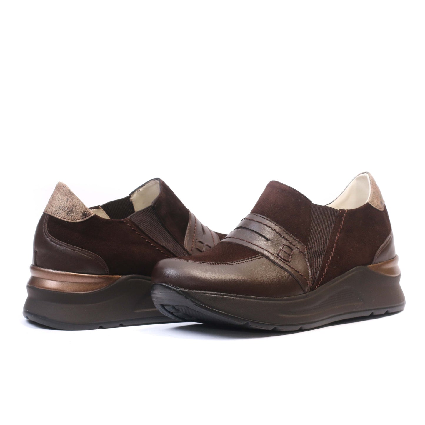 BASKET EN CUIR MARRON 2011