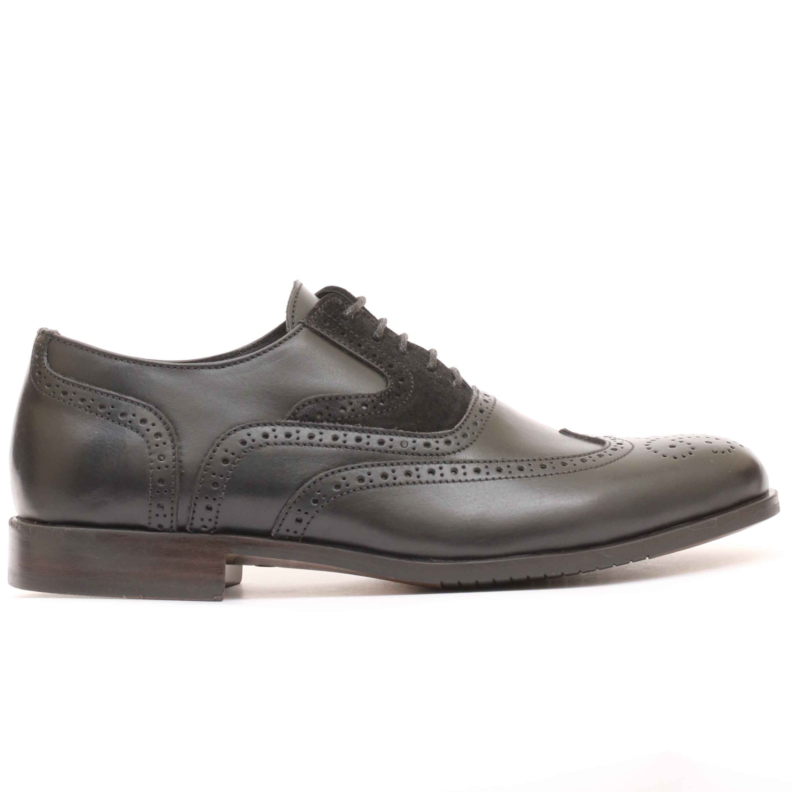 chaussure en cuir noir 106