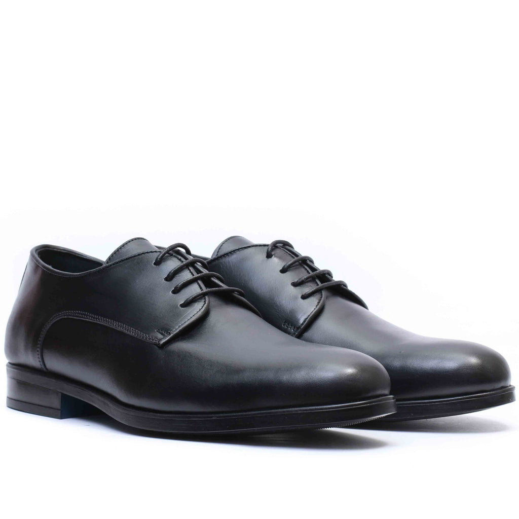 Chaussure en Cuir Noir 138