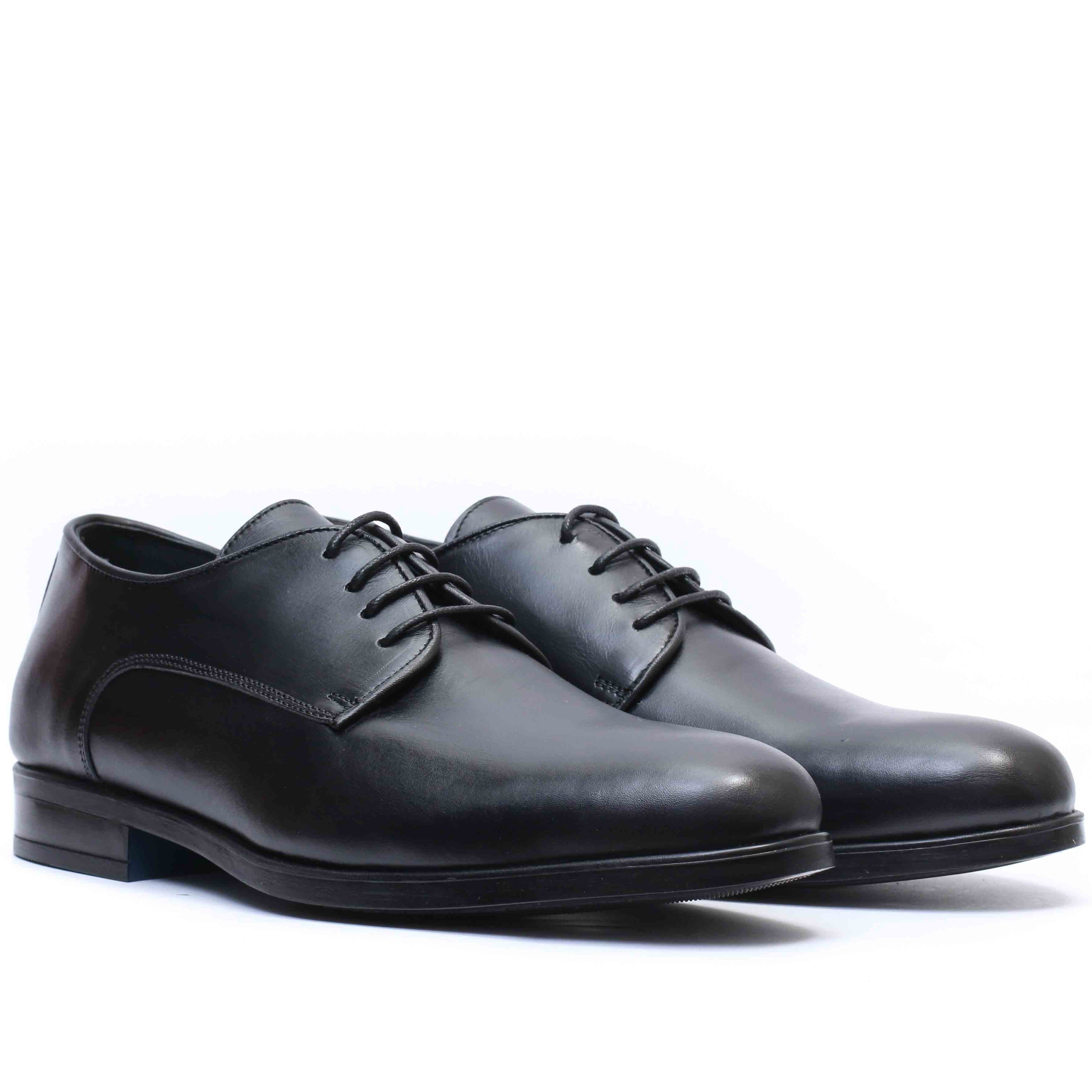 Chaussure en Cuir Noir 138