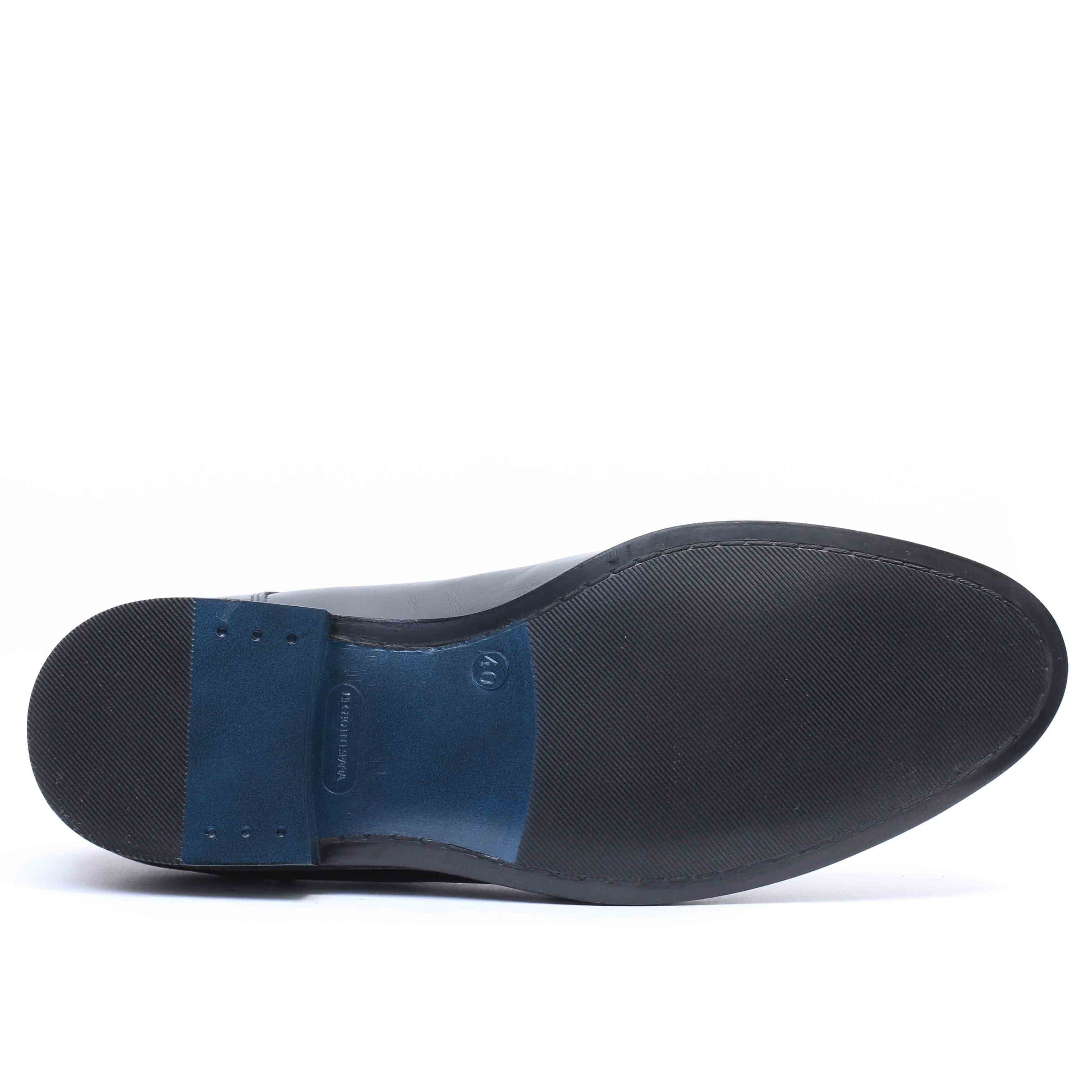 Chaussure en Cuir Noir 138