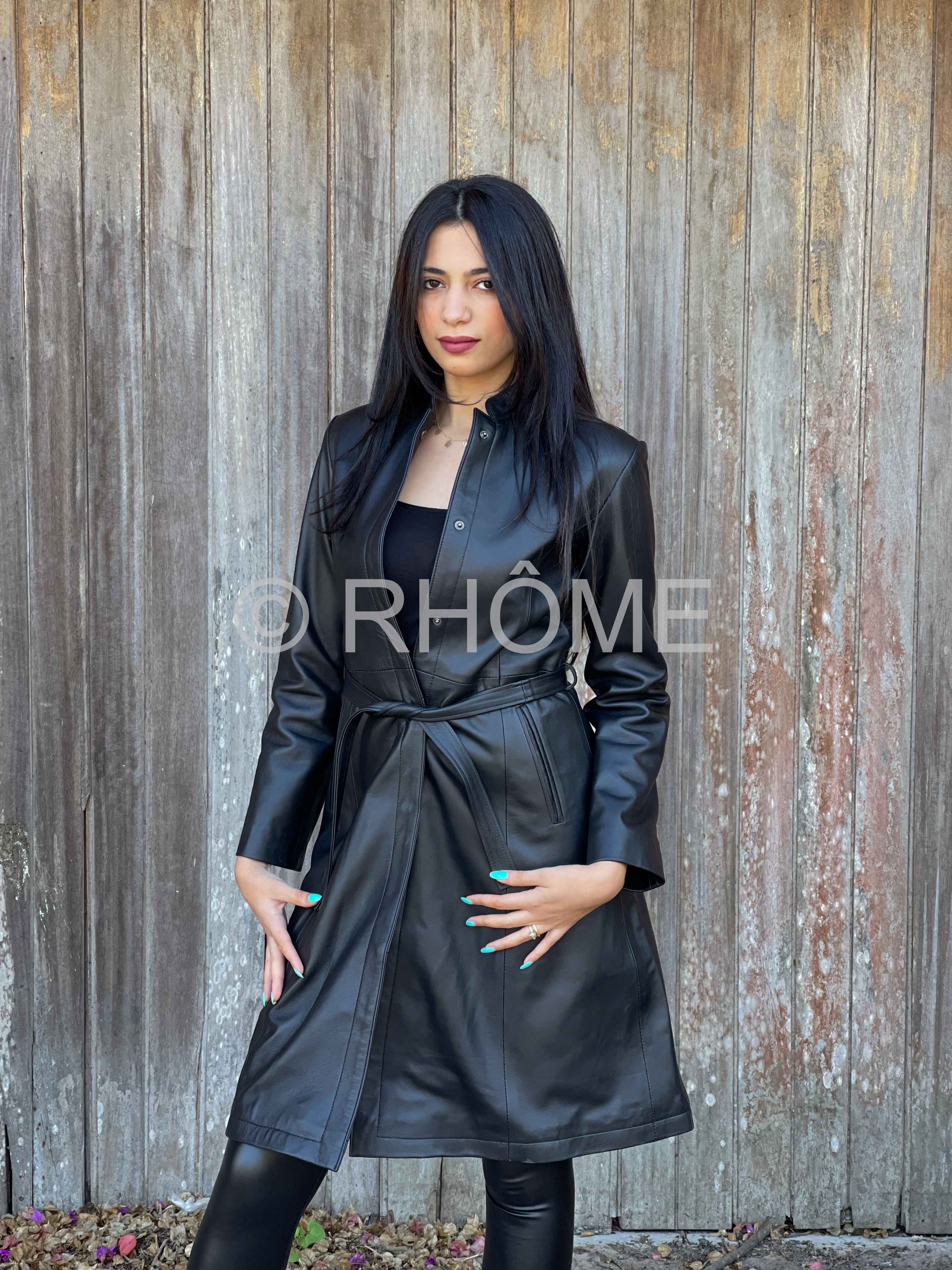 Manteau Long en Cuir Noir avec Ceinture